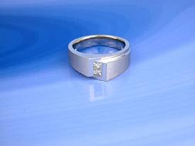 0.35 CT Men
