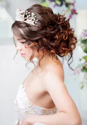 curly short updo