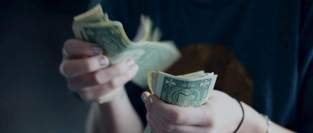 how do you manage a budget for wedding planner