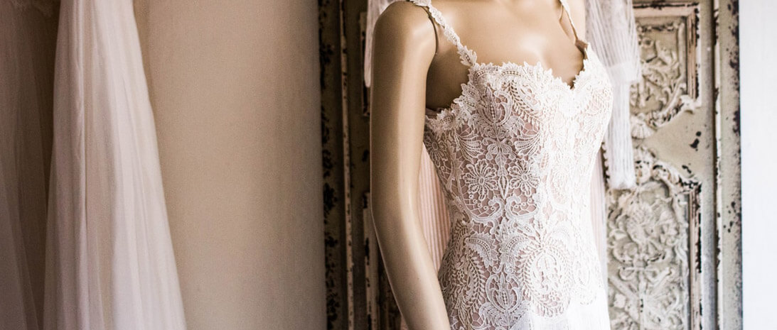 how to buy cheap wedding dress on a budget