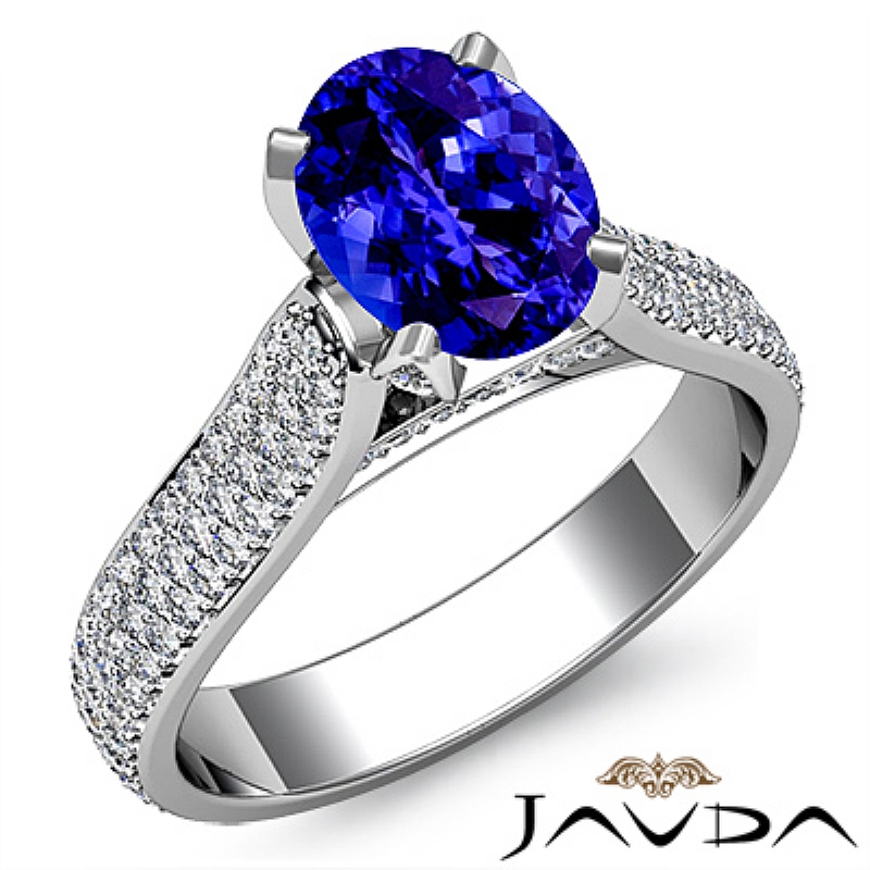  Oval diamond  Ring in 14k Gold White