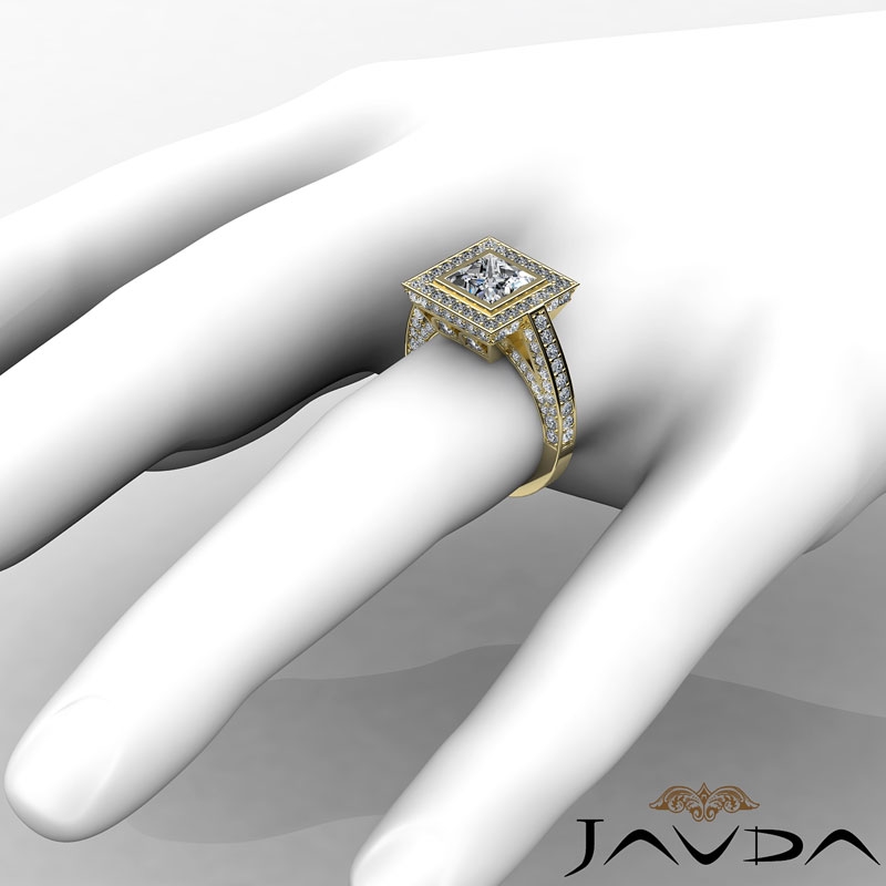 Halo Bezel Setting Sidestone diamond Ring 18k Gold Yellow