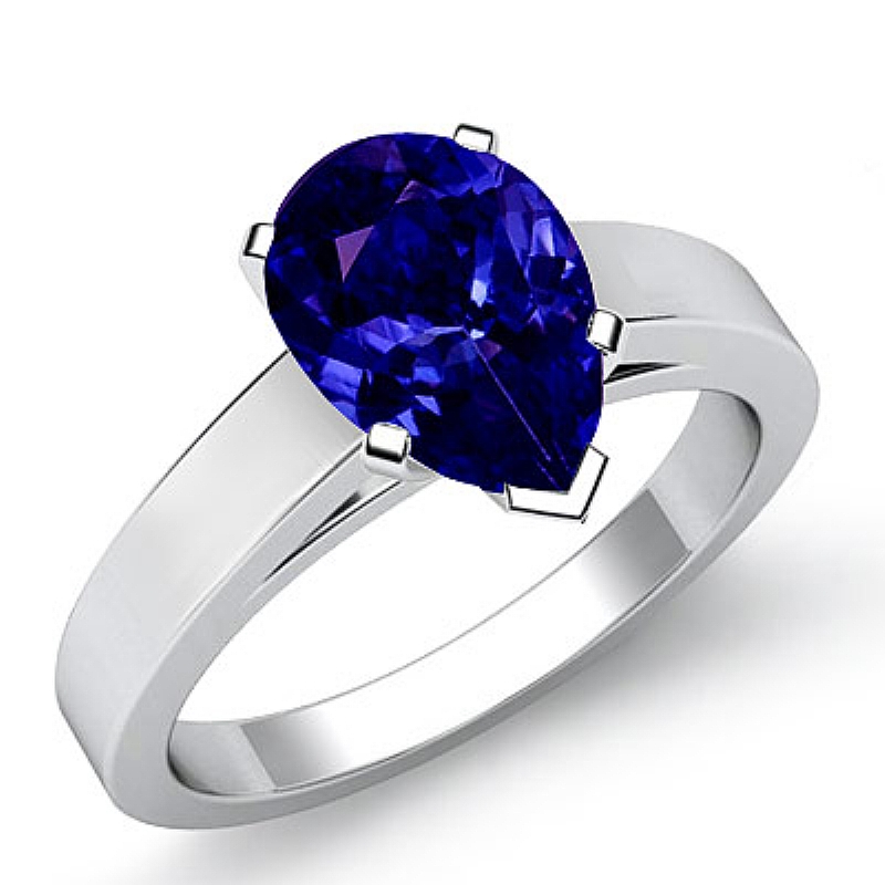  Pear diamond  Ring in 14k Gold White