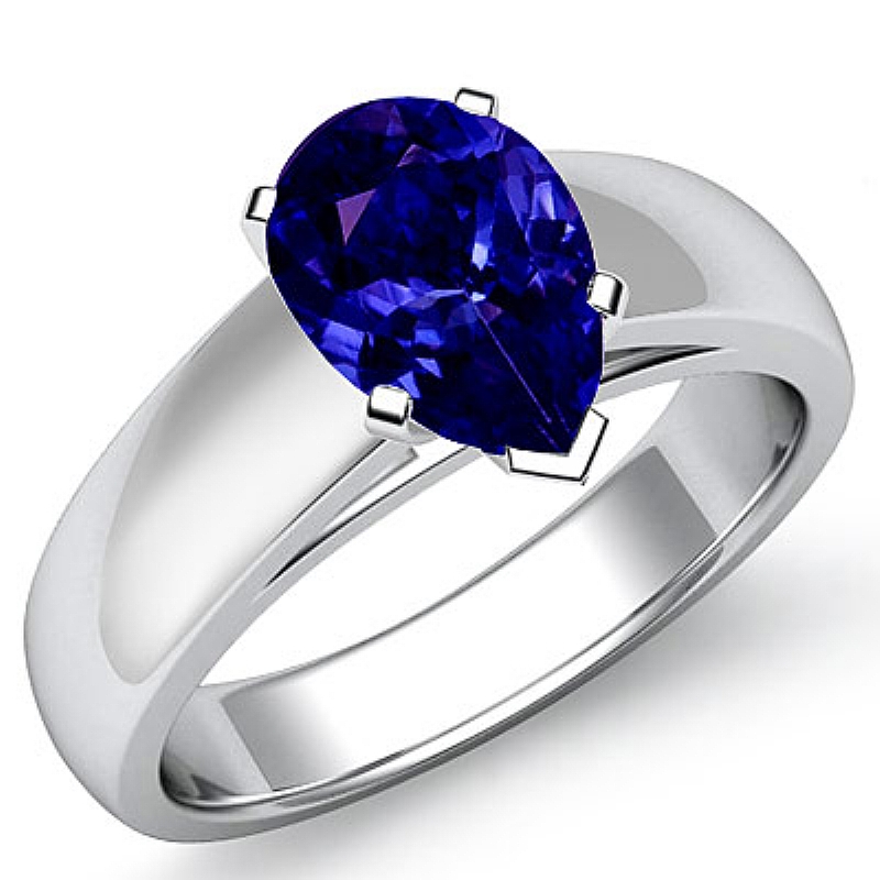  Pear diamond  Ring in 14k Gold White