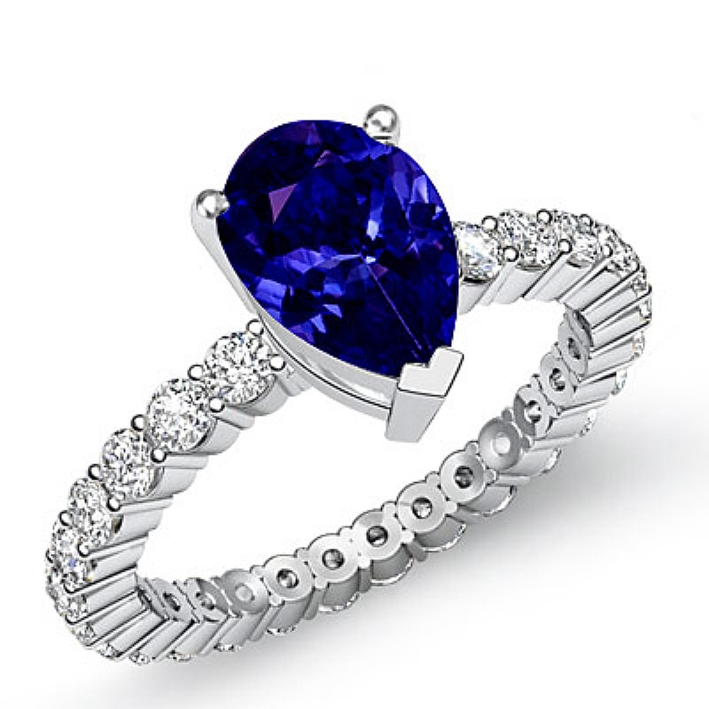  Pear diamond  Ring in 14k Gold White