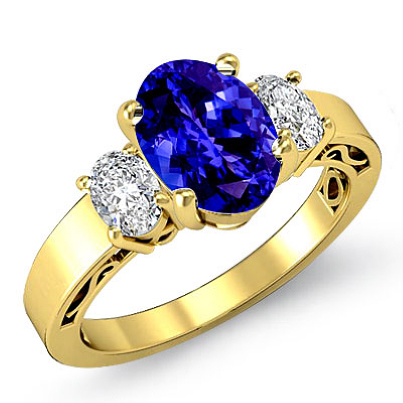  Oval diamond  Ring in 14k Gold Yellow