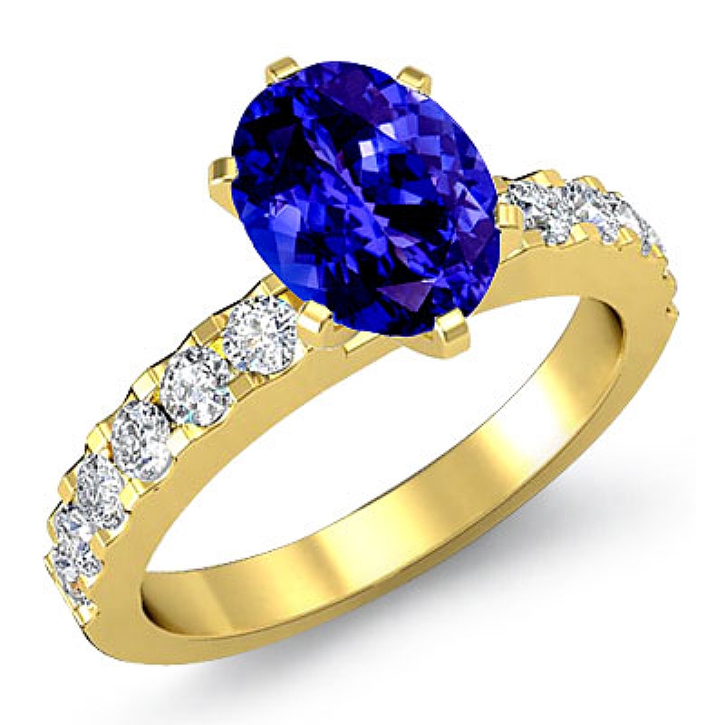  Oval diamond  Ring in 18k Gold Yellow