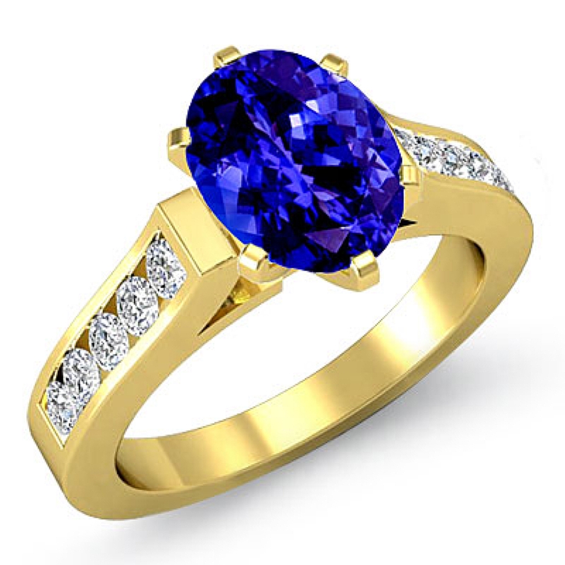  Oval diamond  Ring in 14k Gold Yellow