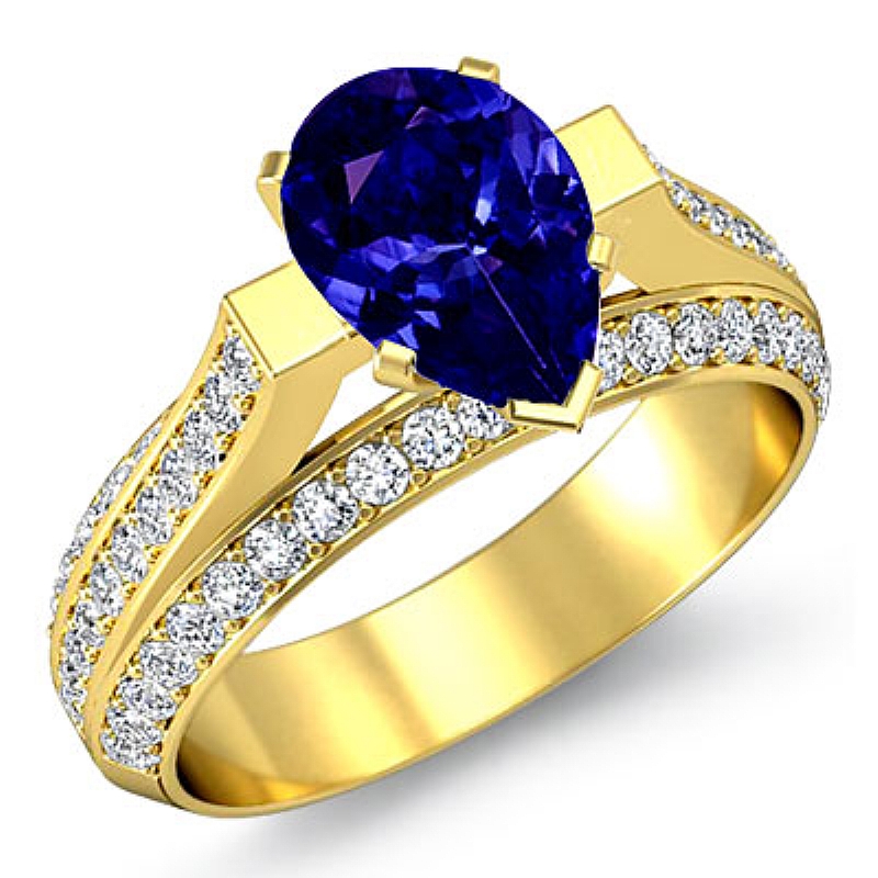  Pear diamond  Ring in 14k Gold Yellow