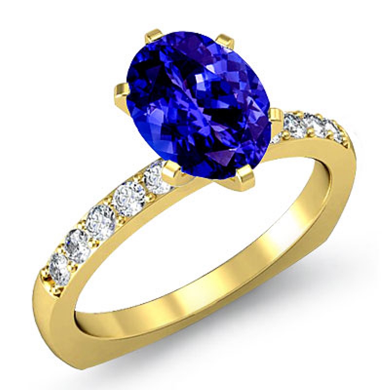  Oval diamond  Ring in 18k Gold Yellow