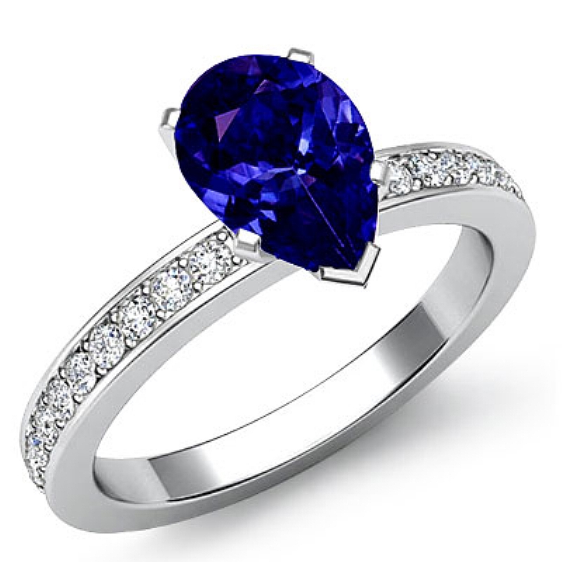  Pear diamond  Ring in 14k Gold White