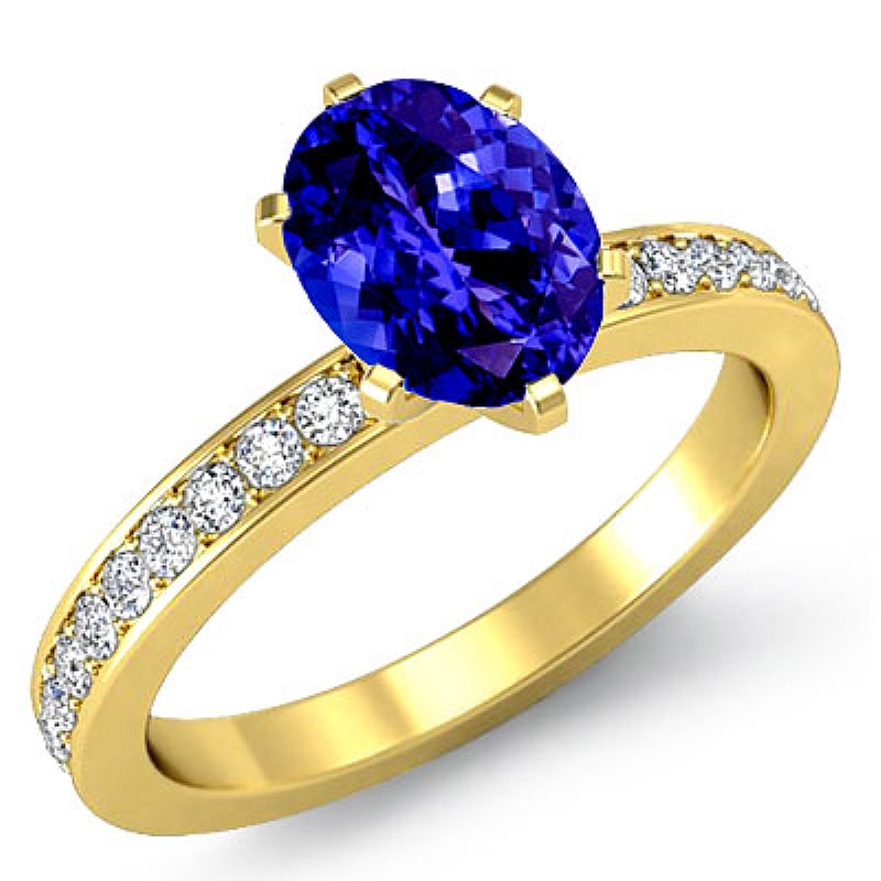  Oval diamond  Ring in 18k Gold Yellow