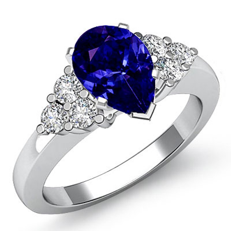  Pear diamond  Ring in 14k Gold White