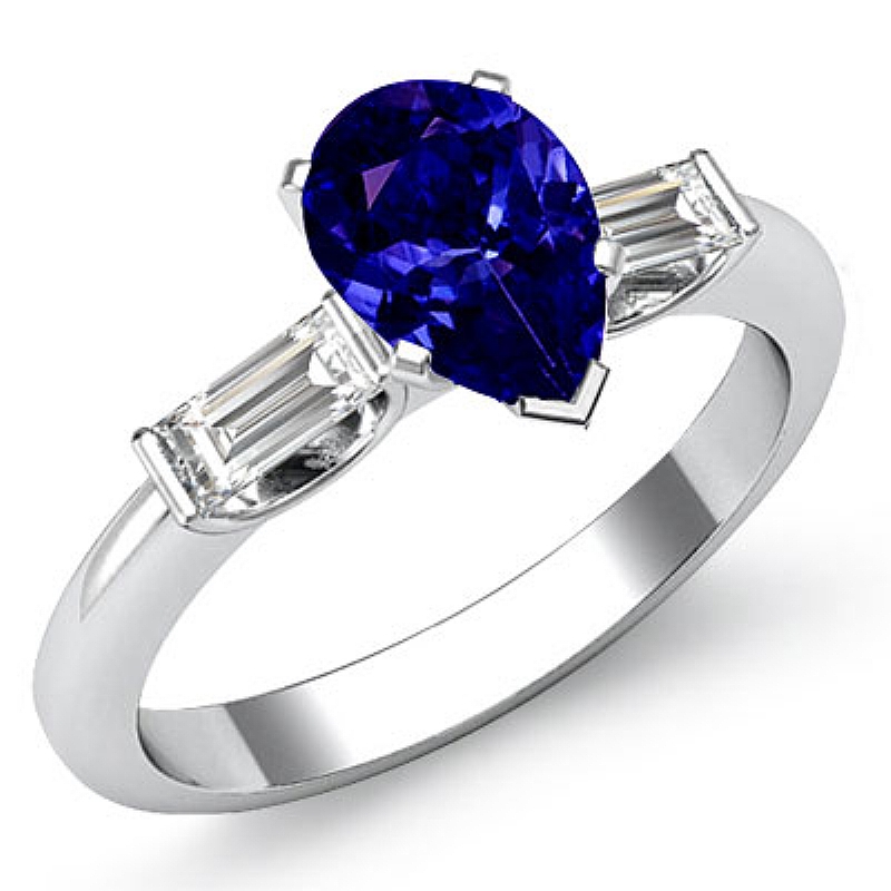  Pear diamond  Ring in 14k Gold White