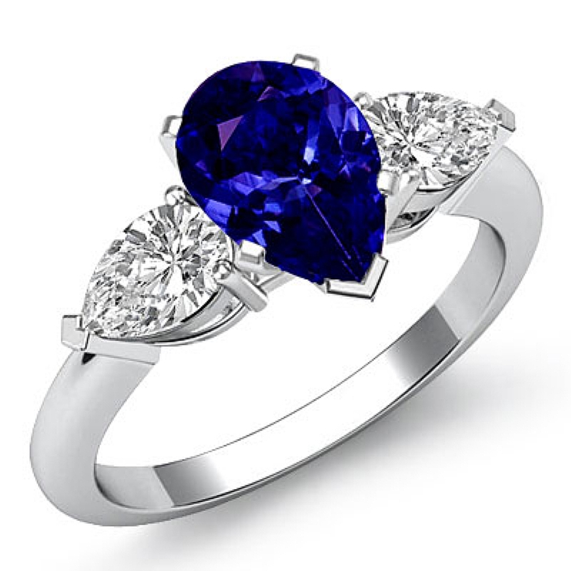  Pear diamond  Ring in 14k Gold White