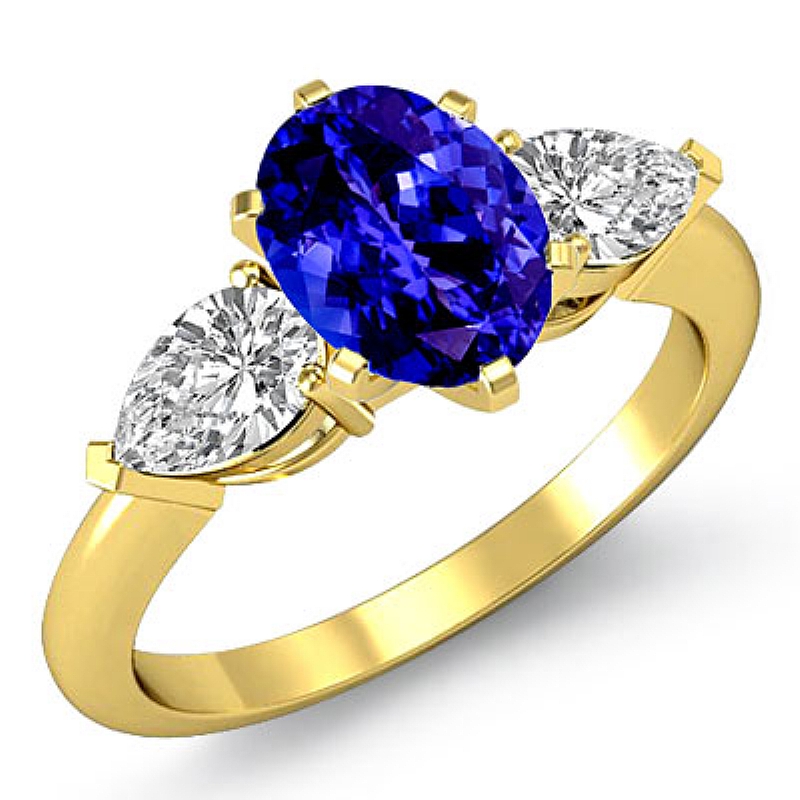  Oval diamond  Ring in 14k Gold Yellow