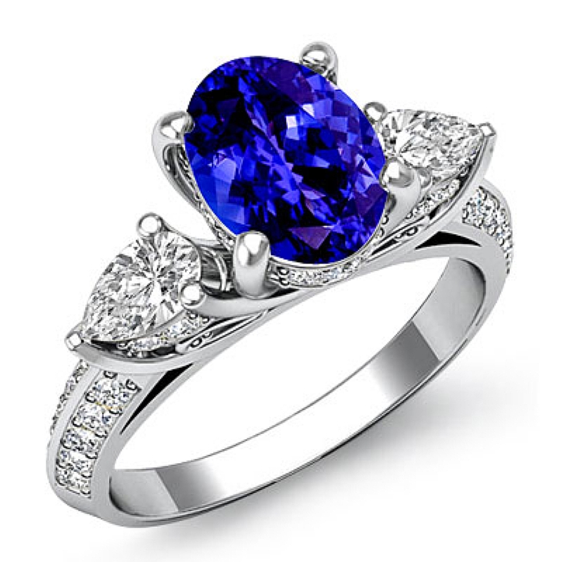  Oval diamond  Ring in Platinum 950