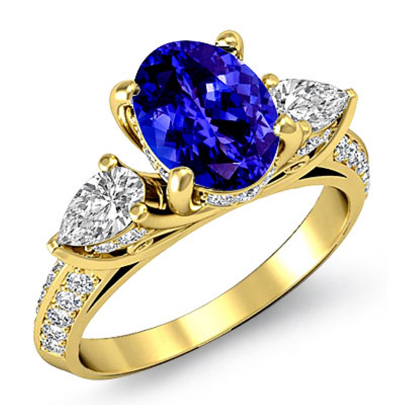  Oval diamond  Ring in 14k Gold Yellow