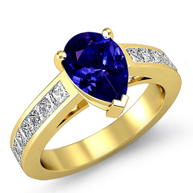  Pear diamond  Ring in 18k Gold Yellow