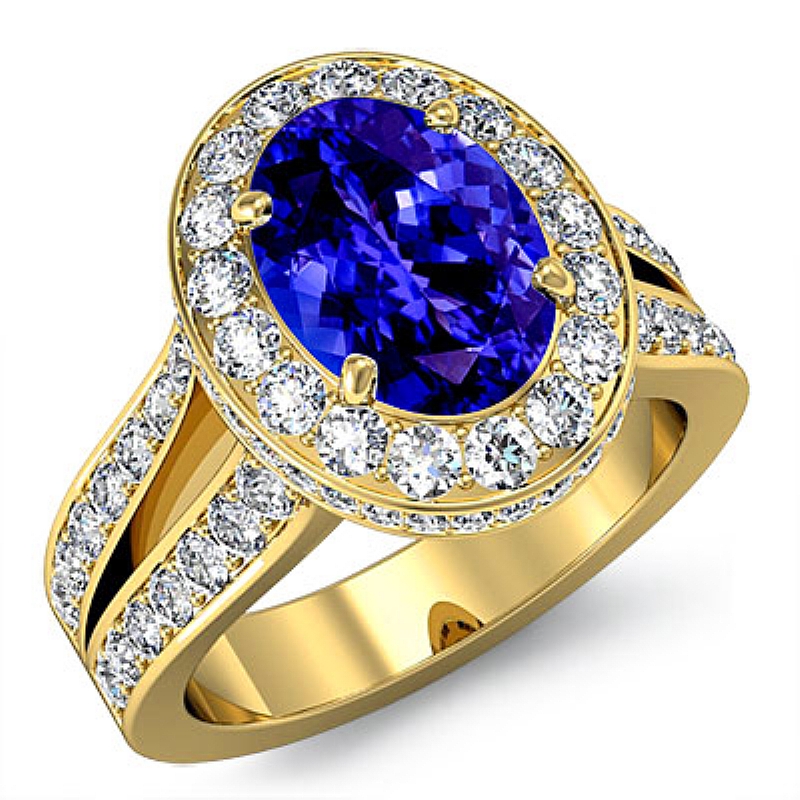 Luxury Women Halo Wedding Oval diamond engagement Ring in 18k Gold Yellow