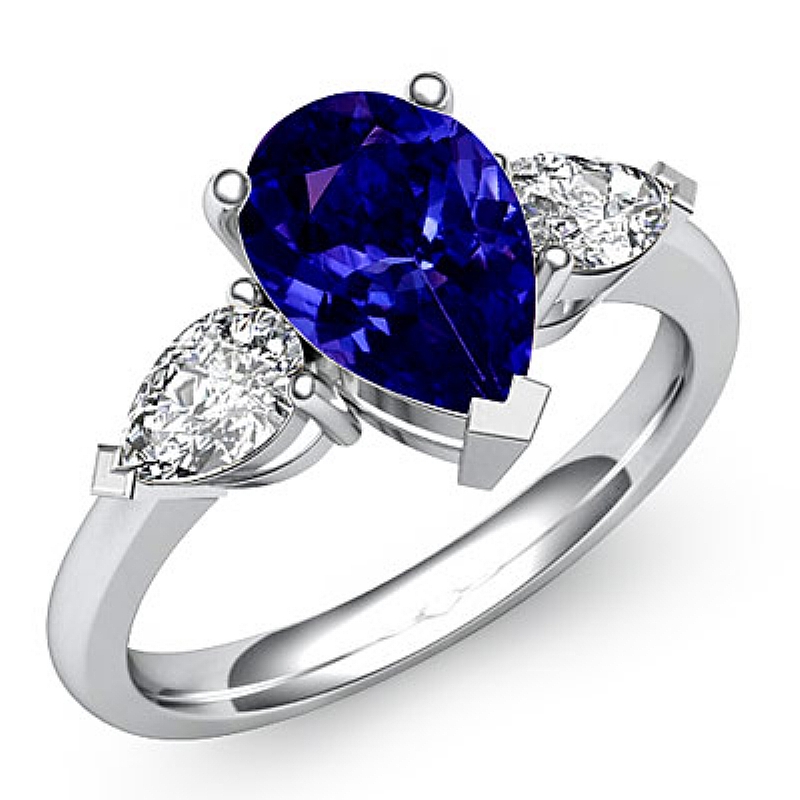  Pear diamond  Ring in 14k Gold White