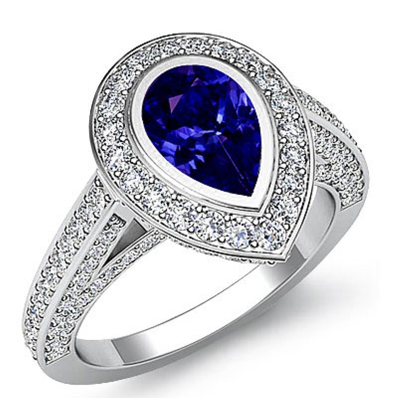  Pear diamond  Ring in 14k Gold White