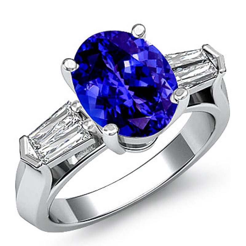  Oval diamond  Ring in 14k Gold White