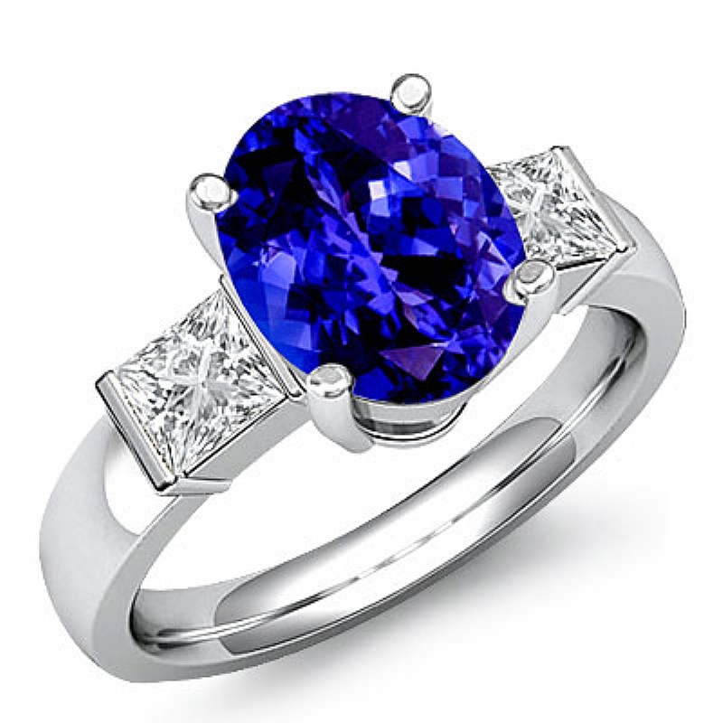  Oval diamond  Ring in 14k Gold White