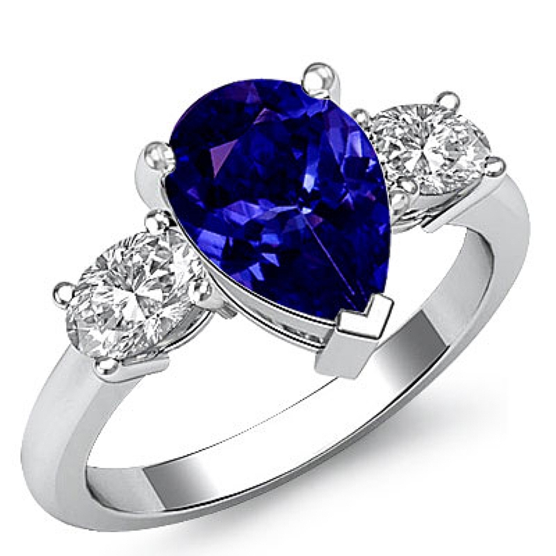  Pear diamond  Ring in 14k Gold White