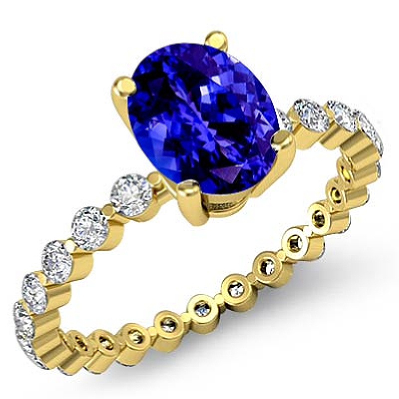  Oval diamond  Ring in 18k Gold Yellow