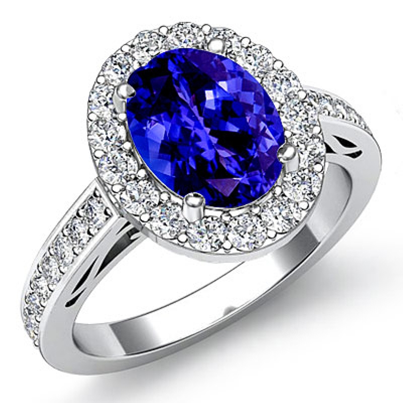  Oval diamond  Ring in 14k Gold White