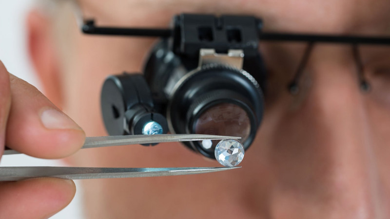 Can a jeweler tell if a diamond is lab grown